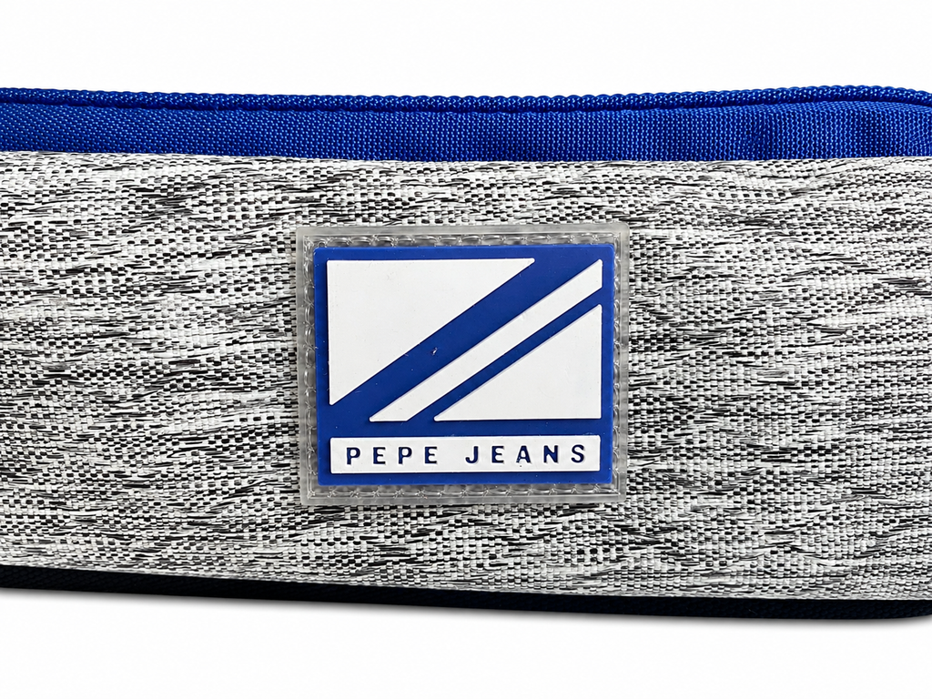 Pepe Jeans Federpenal in Grau mit blauem Reißverschluss und PEPE JEANS Logo Rückansicht Detailaufnahme