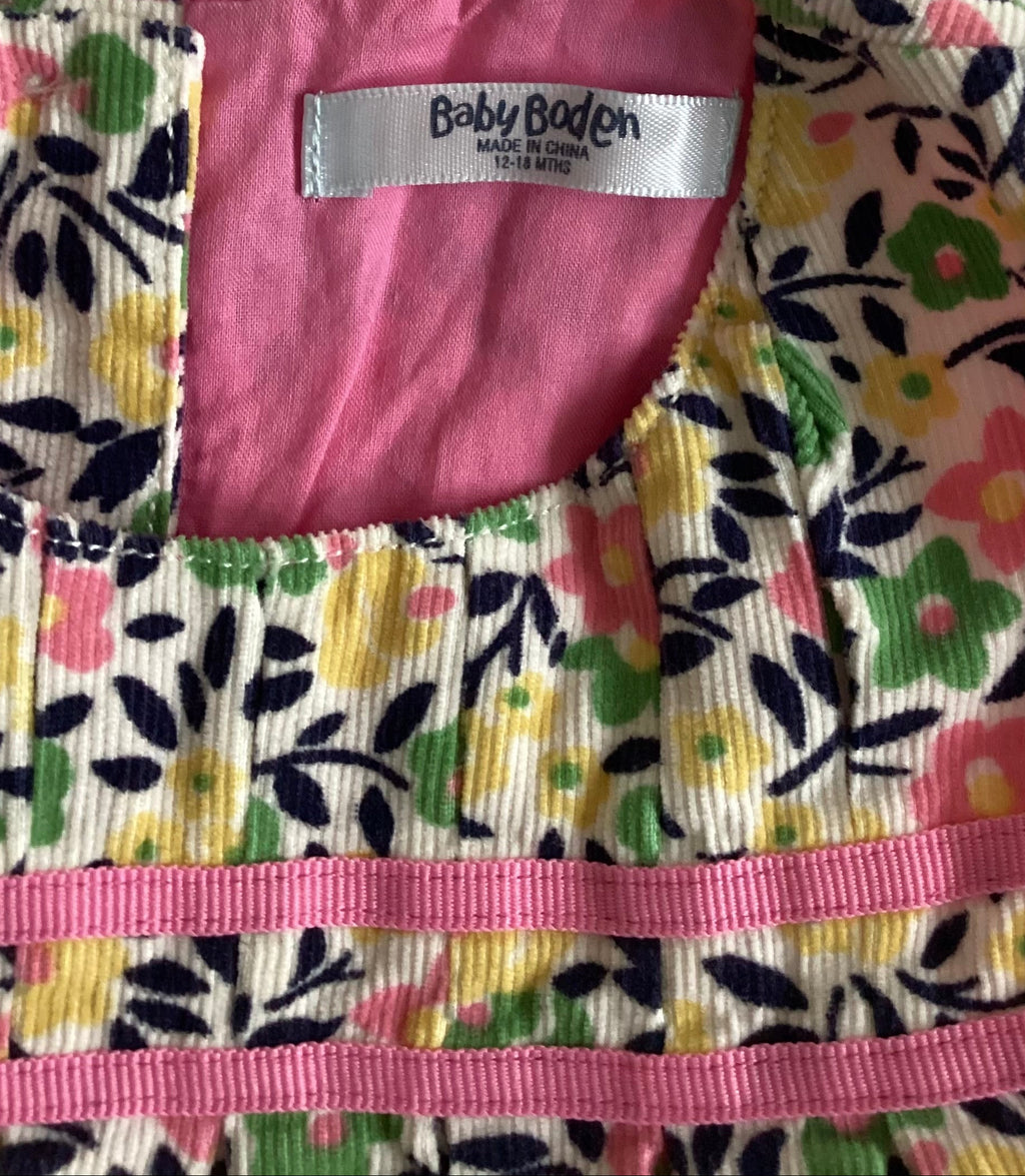 Boden Baby Kleid mit buntem Blumenmuster in Grün, Rosa, Gelb und Dunkelblau, Gr. 86 (12–18 Monate) Markenetikett