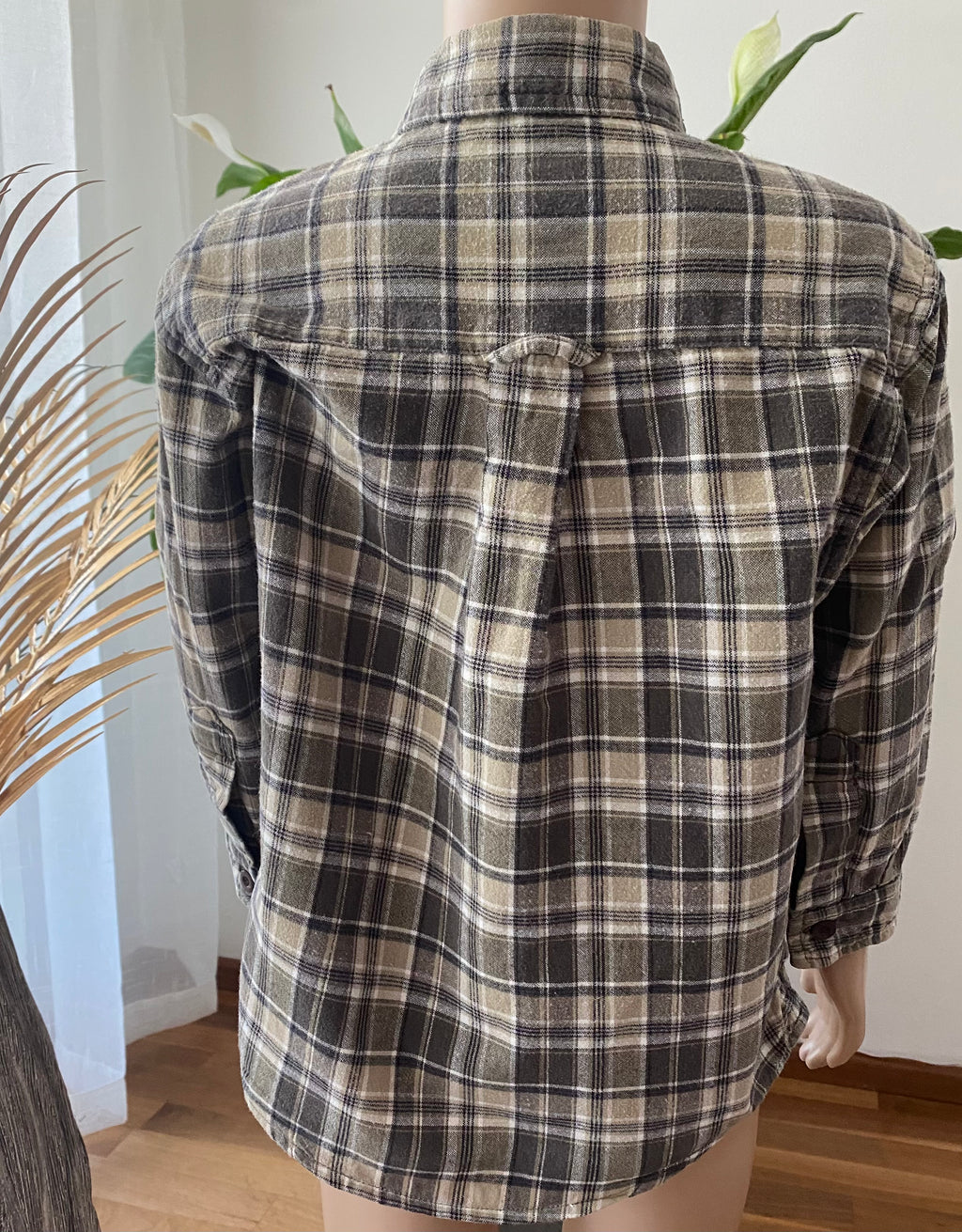 Kariertes Jungen Hemd von C&A Größe 104 Rückseite, braun beige Muster, langarm Baumwollhemd für Kinder