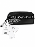 Schwarzes Calvin Klein Jeans Federmäppchen mit Reißverschluss und Originaletikett auf weißem Hintergrund.