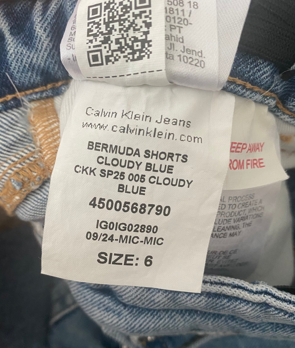 Calvin Klein Jeans Shorts Mädchen Größe 116 hellblaue Denim-Shorts neu mit Etikett Etikett