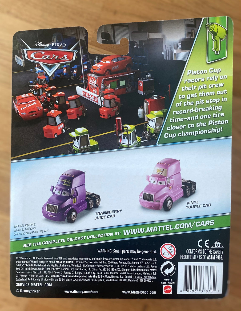 Rückseite der Disney Pixar Cars Transberry Juice Cab Verpackung mit Produktdetails und Serienübersicht