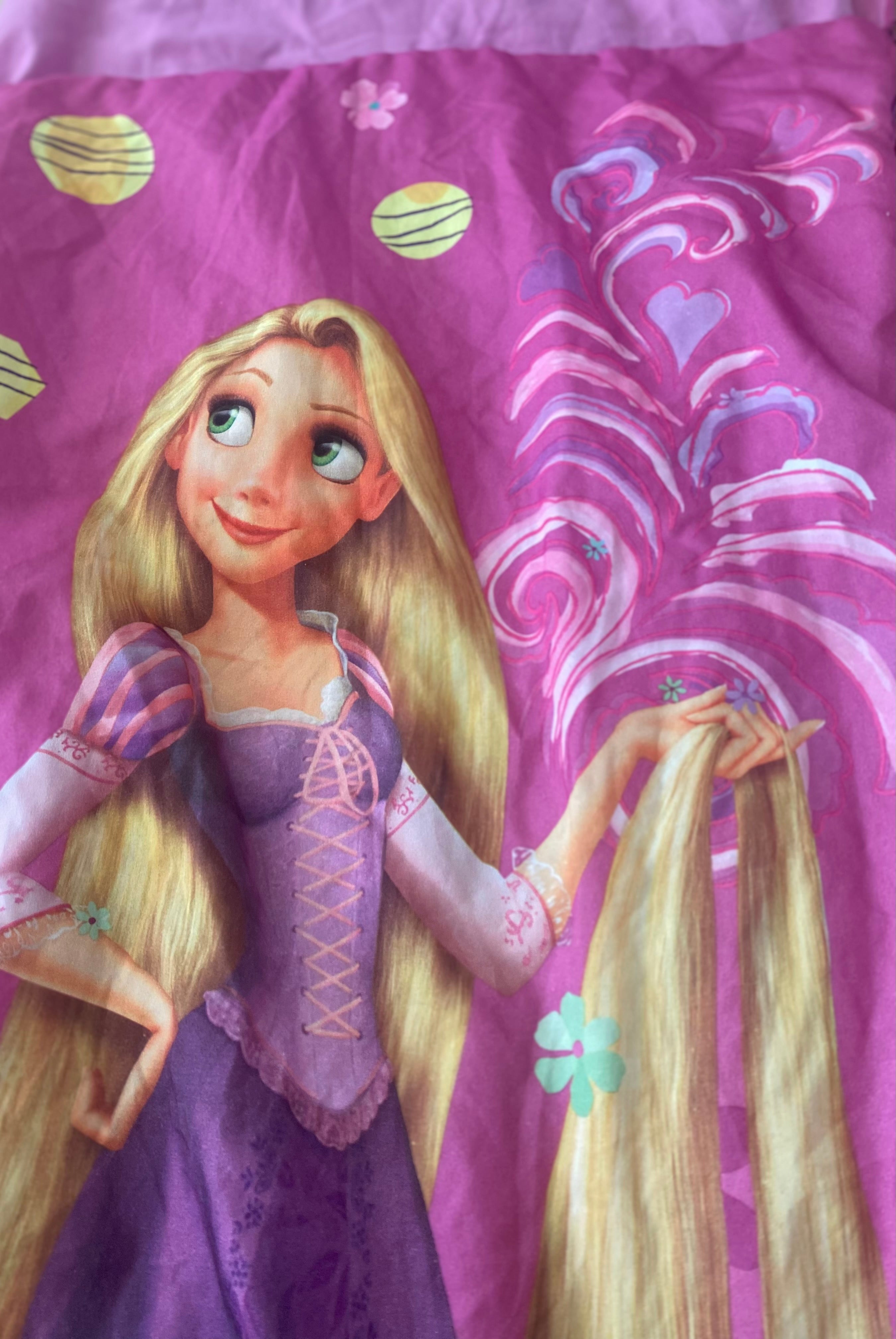 Disney Rapunzel Schlafsack / Kuschelschlafsack in Pink – sehr gut – Jasmin's Einkaufswelt - Neuware & Second Hand Kinderboutique
