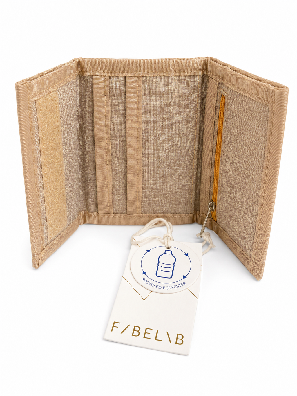 Innenansicht der F/BEL\B Tasche mit mehreren Fächern, Klettverschluss und Reißverschlussfach