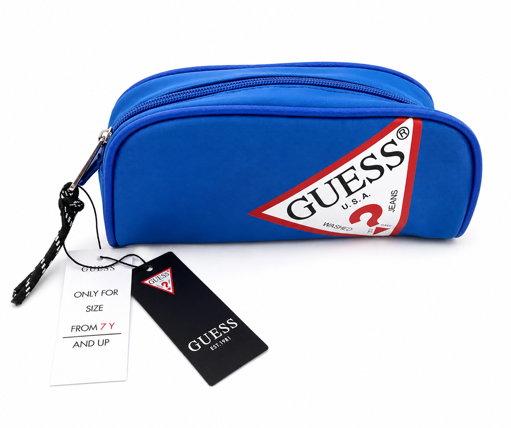 Blaues GUESS Federmäppchen mit großem Dreieckslogo und Reißverschluss, neu mit Originaletikett.
