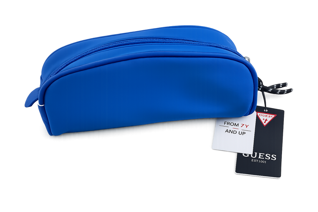 Blaues GUESS Federmäppchen mit großem Dreieckslogo und Reißverschluss, neu mit Originaletikett. Rückseite.