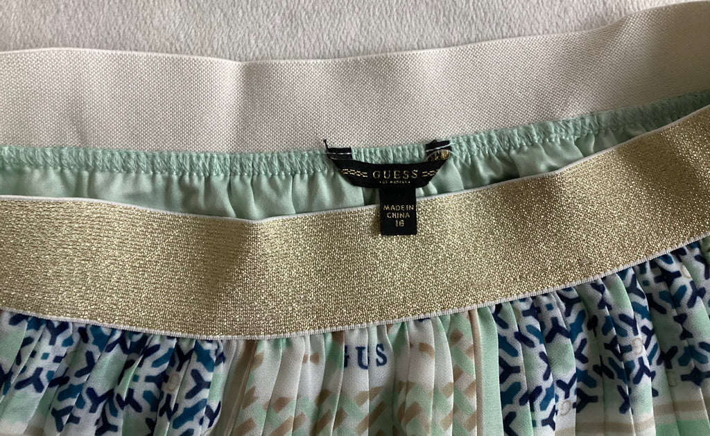 GUESS - Rock - Plissee - mit Muster - Gummiband - Gr. 164/170 - neuwertig