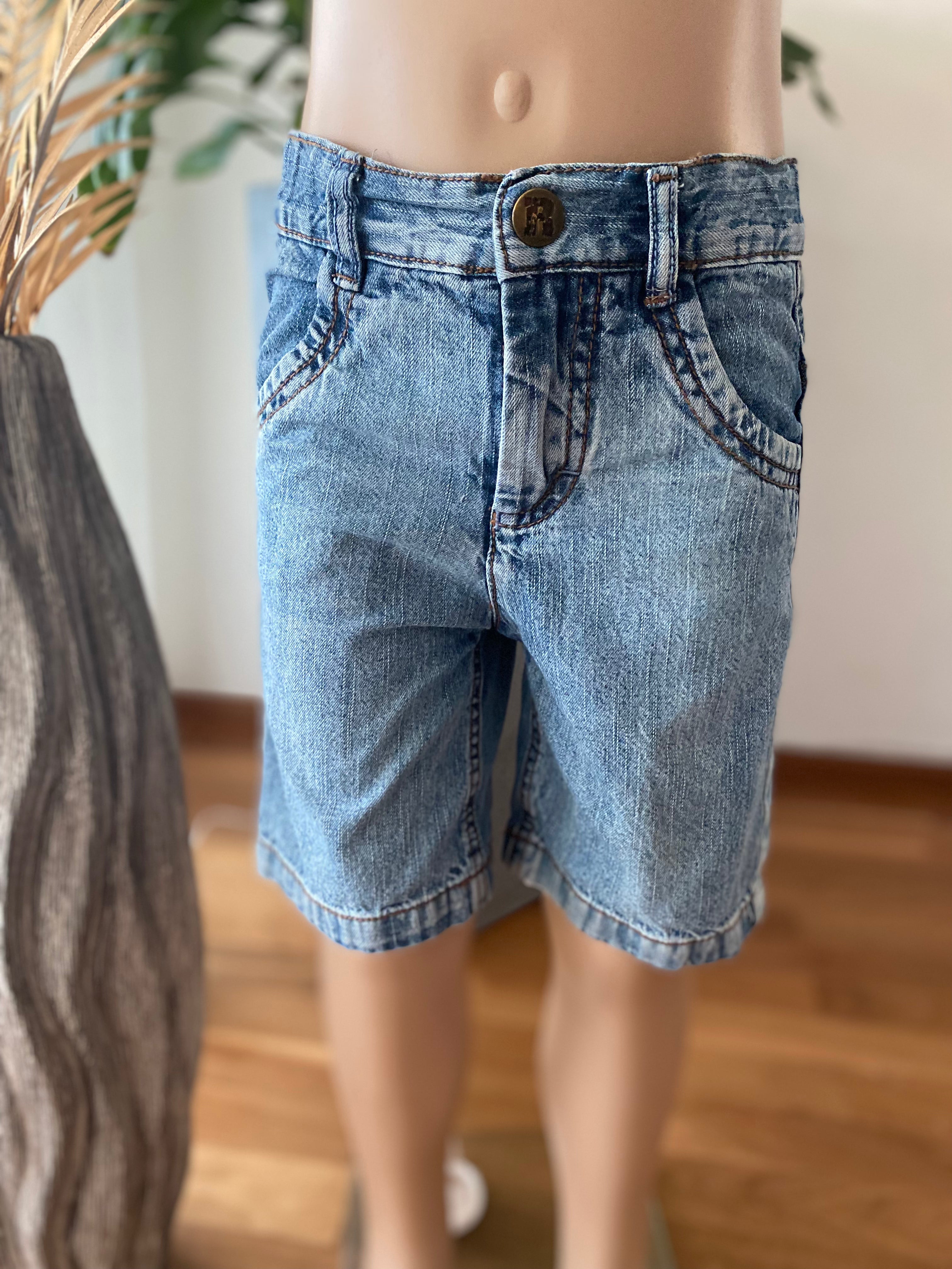 Impidimpi Jungen Jeansshorts hellblau Größe 86/92 Vorderseite getragen bequeme Kinder Denim Shorts Sommer