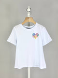 Weißes Mädchen T-Shirt von Mini Mignon Paris mit buntem Blumen-Herz Print auf der Brust, französische Marke, Made in Italy