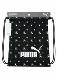 Detailaufnahme eines schwarzen PUMA Gym Sacks mit Fußball-Motiv, grünem PUMA Logo und großem weißen PUMA Schriftzug Vorderseite

