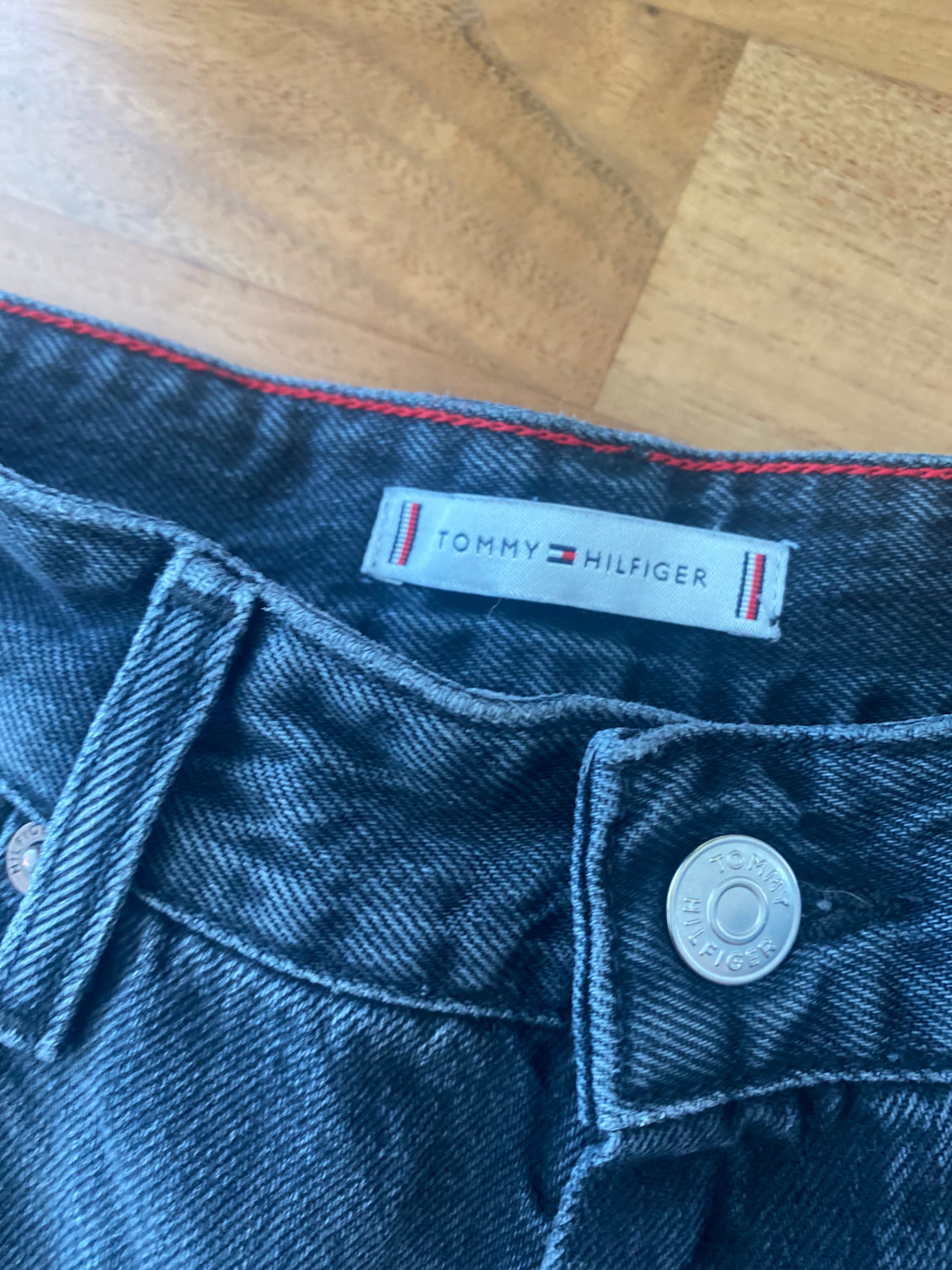 Original Tommy Hilfiger Girls schwarz Jeans straight W27 x  L32 - sehr gut