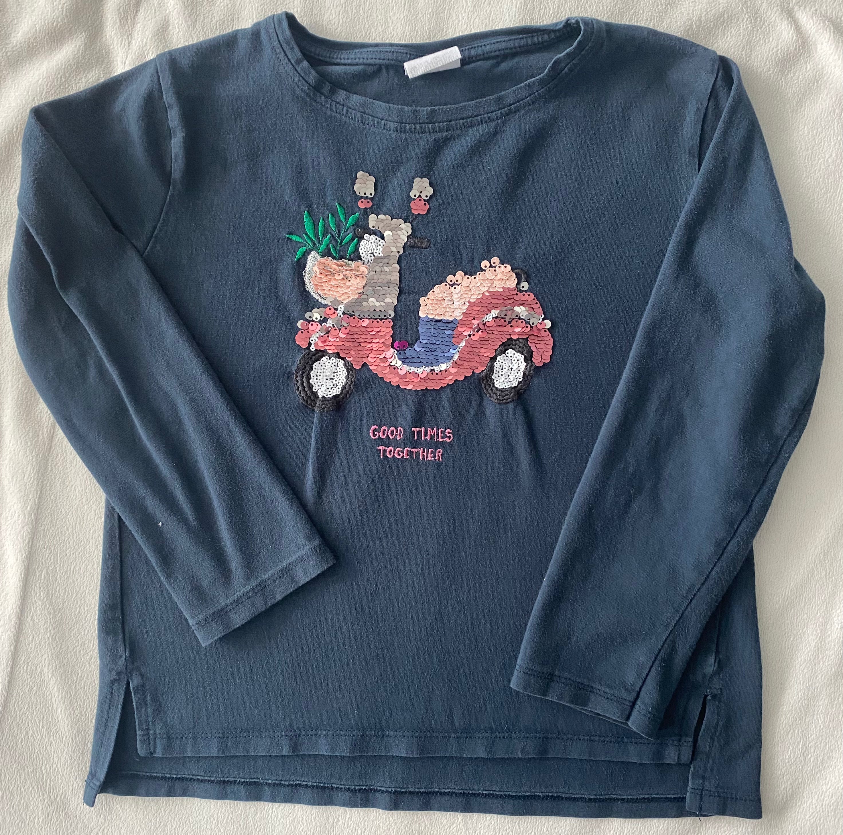 ZARA Mädchen Langarmshirt Größe 128 blau mit buntem Pailletten Roller Motiv vorne Kinder Shirt
