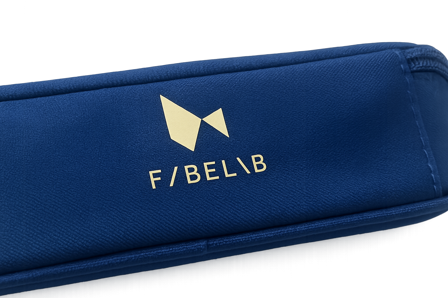 Fabelab Federmäppchen in Navy mit praktischer Ausklappfunktion. Nachhaltiges Schulmäppchen für Kinder mit Reißverschluss und Namensfeld. Rückseite