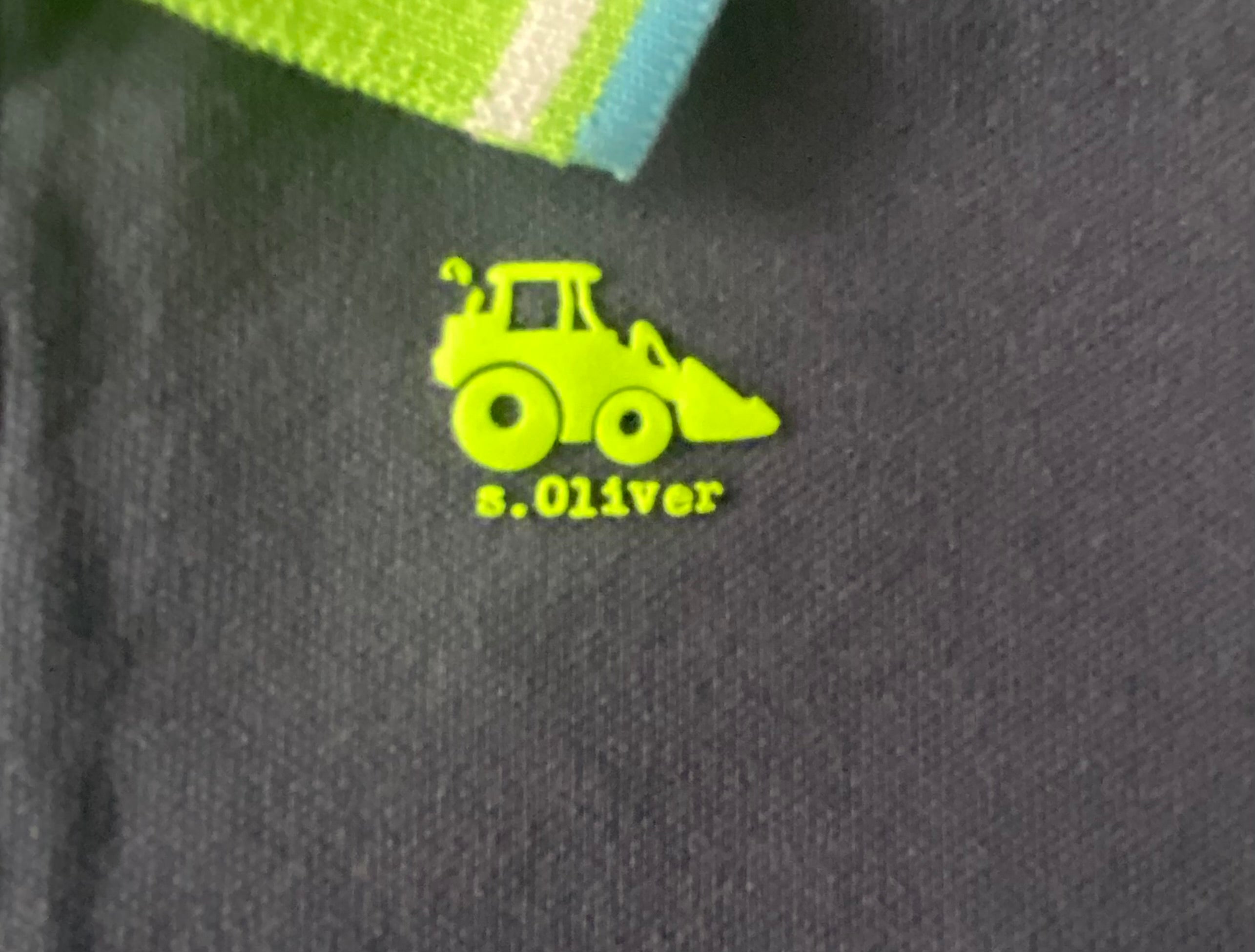 s.Oliver Polo Shirt Logo Bagger Stickerei Detail Kinderkleidung